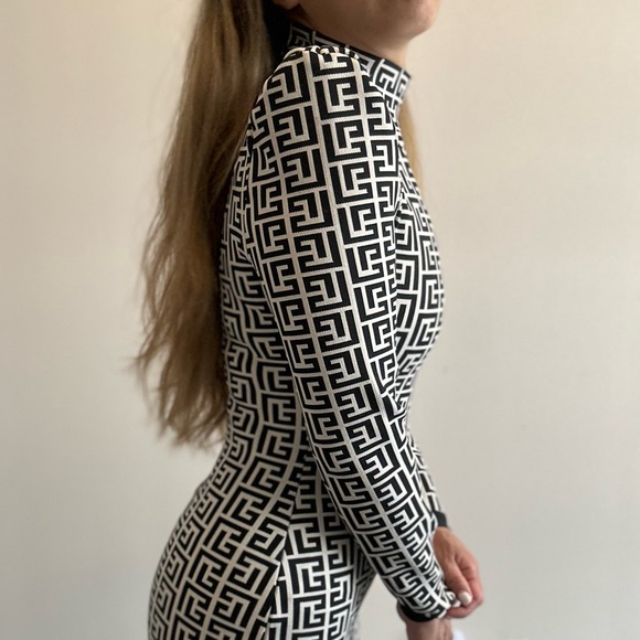 Black and fit very tight fitting midi dress - Picture 6 of 6